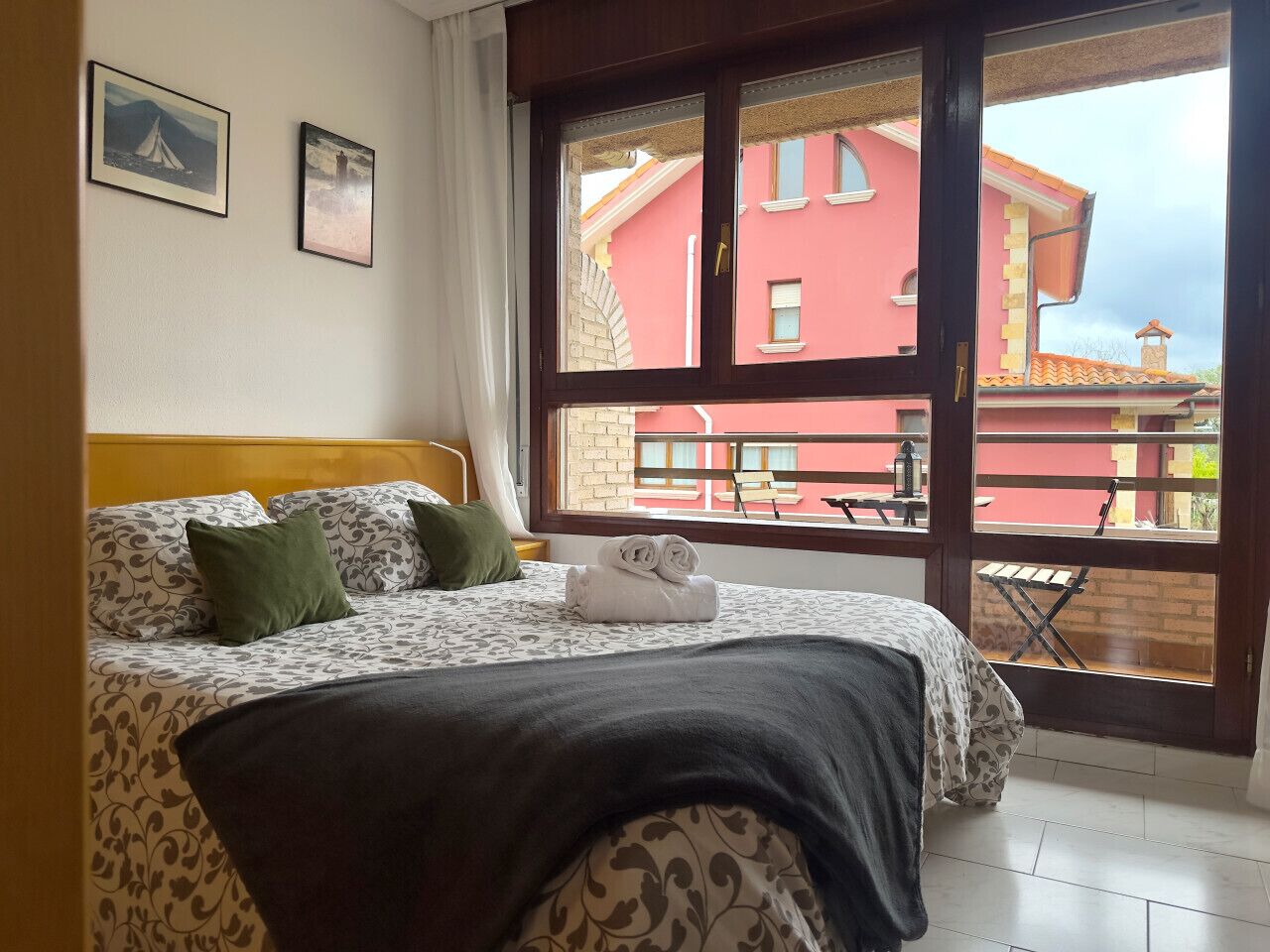 2 Schlafzimmer, Bügeleisen/Bügelbrett, Bettwäsche