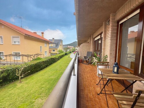 Beachfront with private garden La Galerna 17000