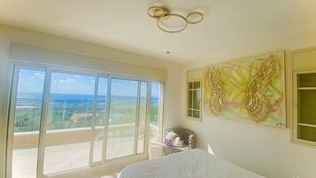 4 bedrooms, desk, iron/ironing board, travel cot