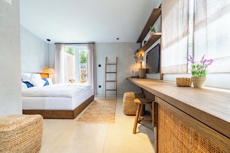Traditional Double Room, Garden View | Free minibar items, in-room safe, iron/ironing board, free WiFi. Moya Boutique Sleep