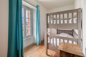 4 عدّة غرف نوم ومكواة/لوح كي وواي فاي مجانًا