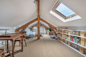 Interior - Villa for 7 adults, 1 child, 400m from the sea (Préfailles)