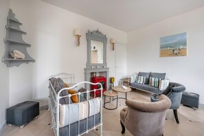 TV - Villa for 7 adults, 1 child, 400m from the sea (Préfailles)