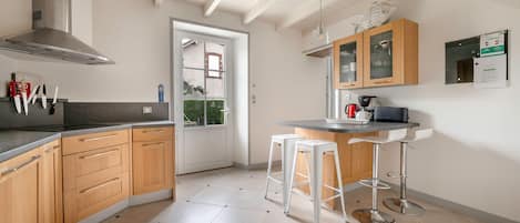 Réfrigérateur, micro-ondes, four, lave-vaisselle