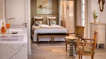 Jean XXII Apartment Suite Spa & Fitness | Cucina privata | Mini-frigorifero, microonde, forno, piano cottura