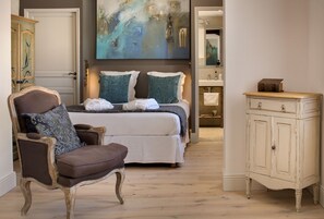 CLEMENT V  Spa & Fitness | Egyptian cotton sheets, premium bedding, in-room safe -  Cloître des Augustins Spa & Fitness (Avignon)