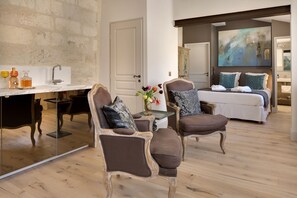 CLEMENT V  Spa & Fitness | Zona de estar | Una Smart TV, una tableta, Netflix, películas de pago