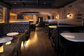 Bar (en la propiedad)