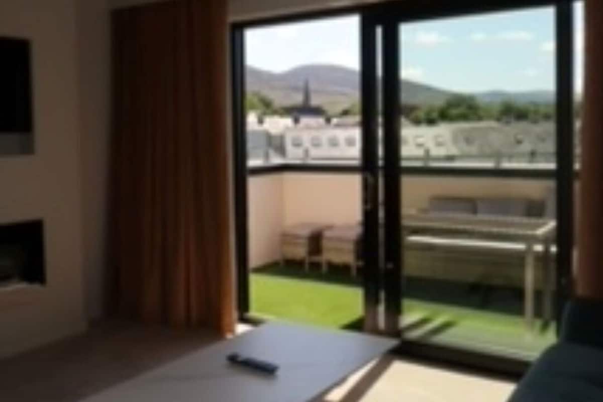 Luxury Suite, 1 King Bed | Terrace/patio