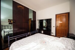 Economy appartement, uitzicht op meer | 3 slaapkamers, gratis wifi