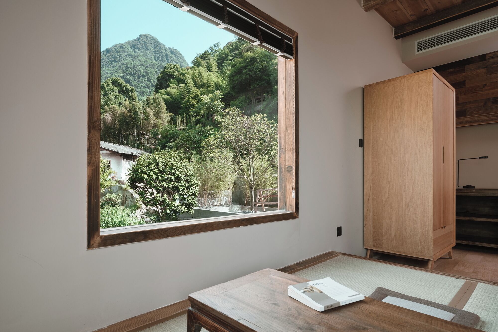 经典双床房, 山景 | 遮光窗帘、熨斗/熨板、免费 WiFi