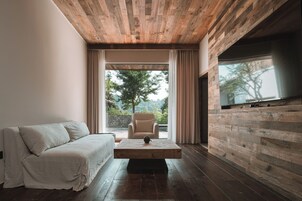 Classic Double Room, Mountain View | Blackout drapes, iron/ironing board, free WiFi