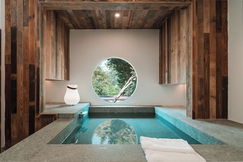 峨眉山荷堂云羲汤泉民宿