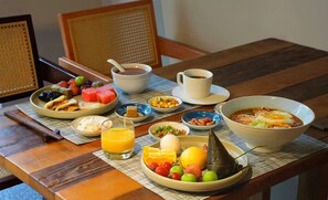 Tägliches inbegriffenes Frühstücksbuffet