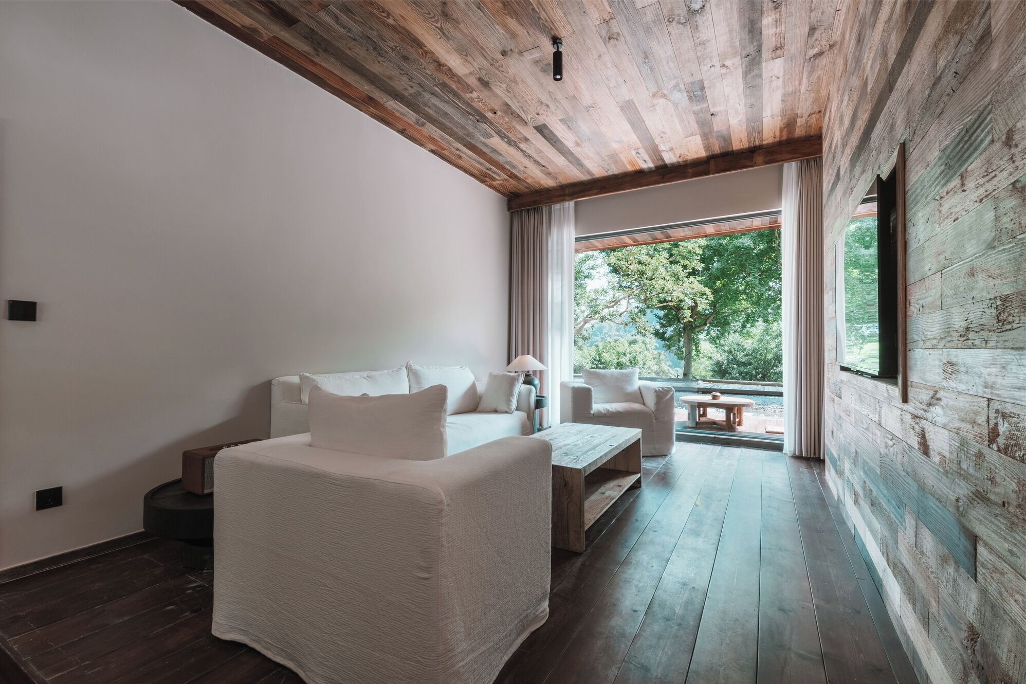 Habitación básica doble, vistas a la montaña | Cortinas opacas, tabla de planchar con plancha, wifi gratis