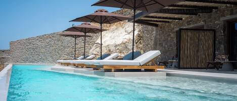 Premium Suite with Panoramic View & Shared Heated Pool | Terrasse/Patio