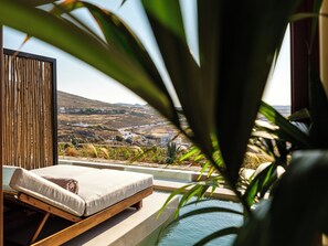 Superior Suite with Panoramic View & Shared Heated Pool | Terrasse/Patio
