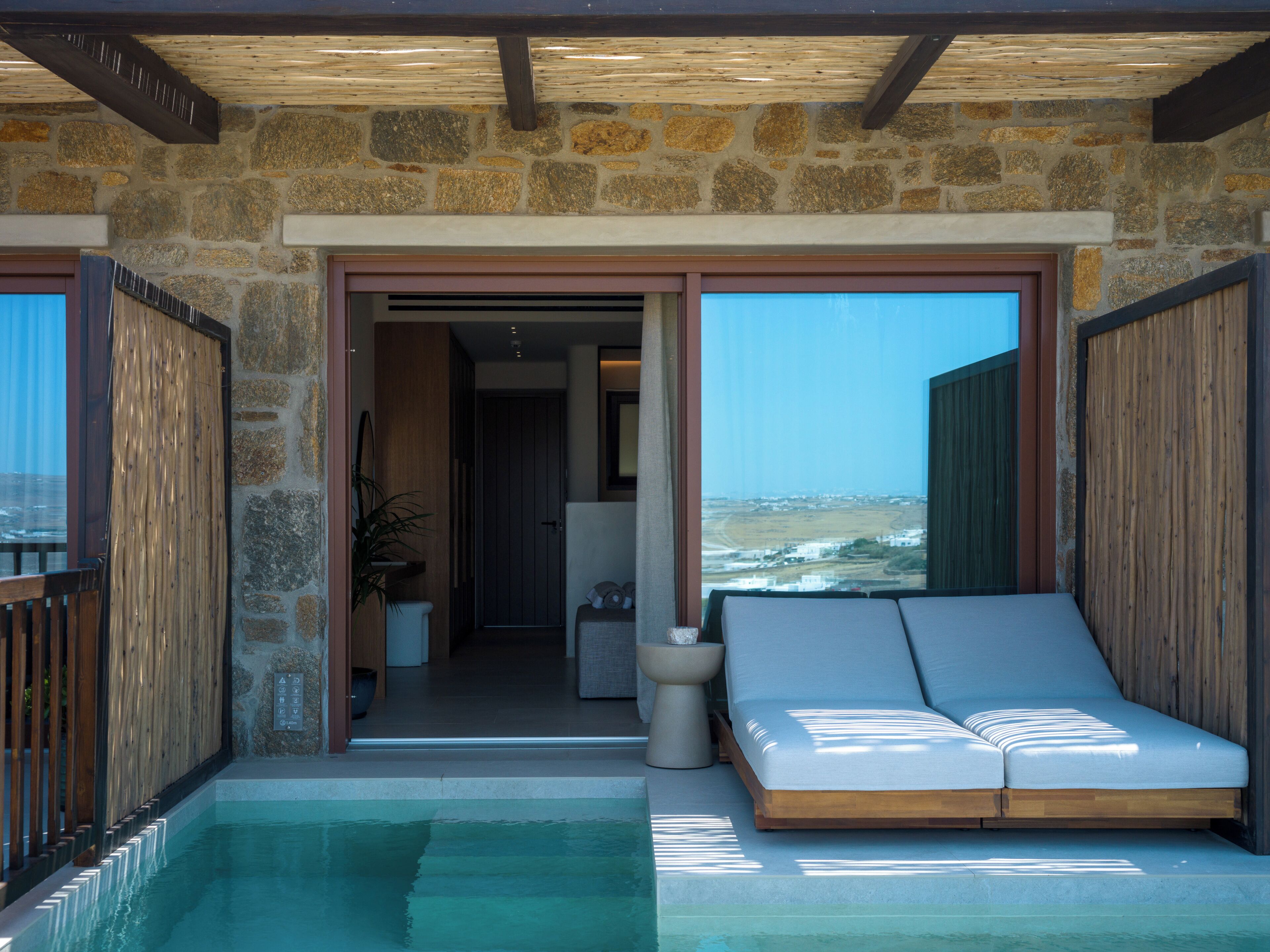 Superior Suite with Panoramic View & Shared Heated Pool | Terrace/patio