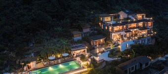 Wanfenglin Half Mountain View Hotel