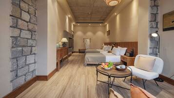 Luxury Triple Room, Courtyard View