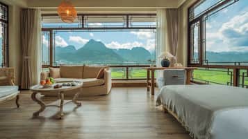 2 habitaciones, espacio para trabajar con laptop y cortinas blackout