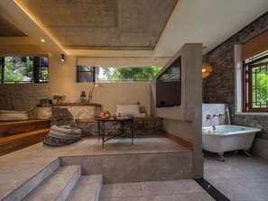 Classic Double Room | Laptop workspace, blackout drapes, iron/ironing board, free WiFi - Wanfenglin Half Mountain View Hotel (Qianxinan Buyei and Miao)