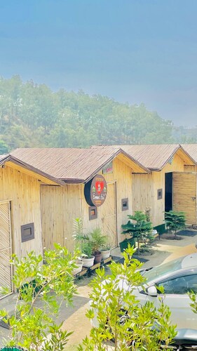Bambooz Bel cottage and camps Kasauli