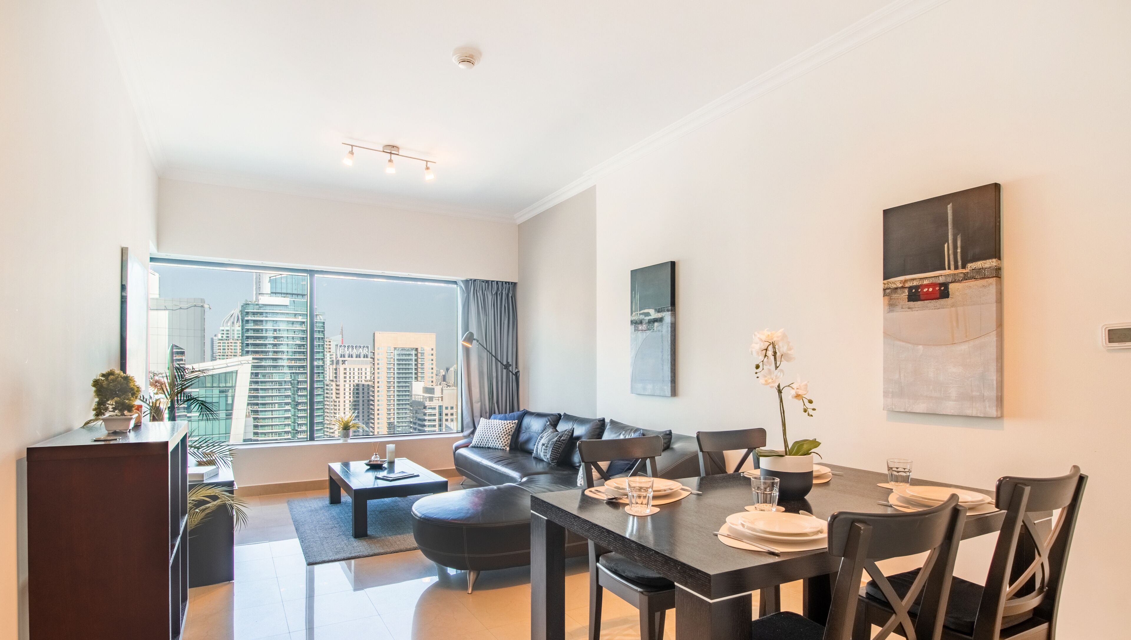 Luxury Apartment, Balcony, Marina View | Living area