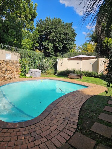 Birchway's Backpackers 