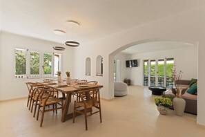 Dining - Casa Baskings (Portopetro)