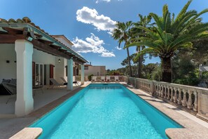 A heated pool - Casa Baskings (Portopetro)
