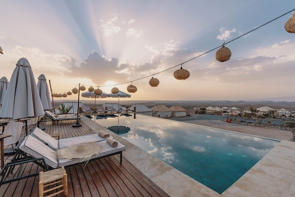 2 outdoor pools, pool umbrellas, sun loungers