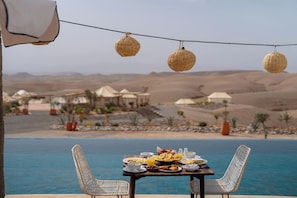 Free daily buffet breakfast