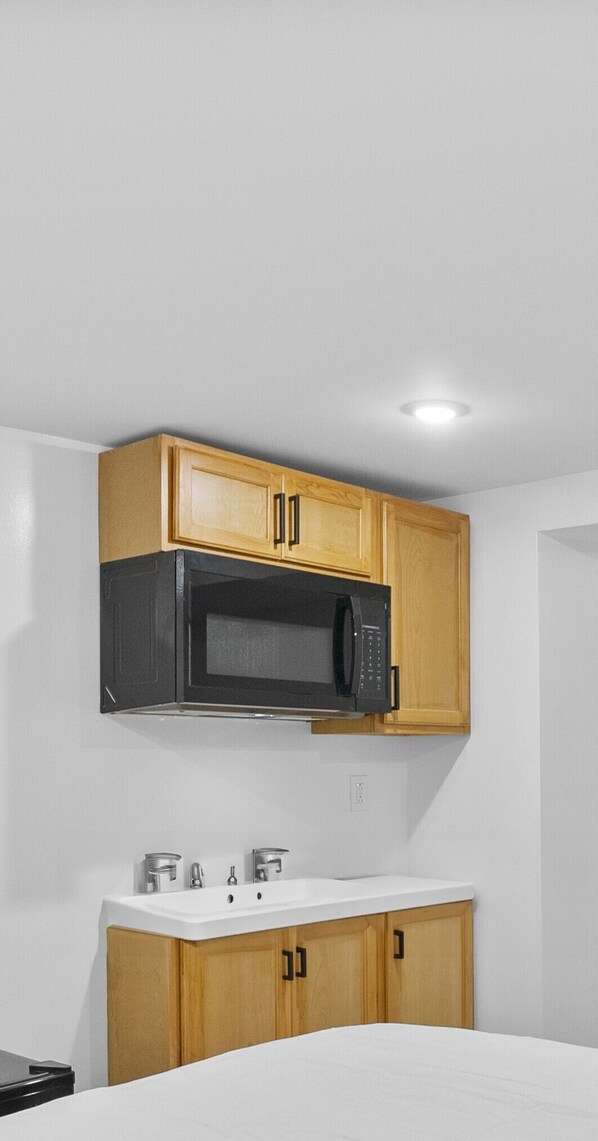 Private kitchenette - Extended Stay Comfy Suites FT (Philadelphia)
