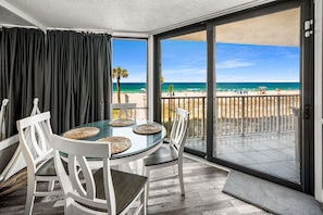Dining - New! Beachfront! Sleeps 5*Resort Amenities*Views! (Panama City Beach)