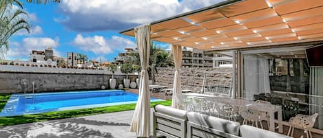 屋外プール、温水プール