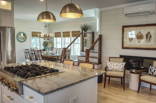Isla Bonita is a brand new gorgeous home located In Harbour Village.