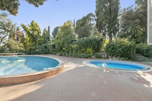 Seasonal outdoor pool - Sonia Sweet Love With Shared Pool (Gardone Riviera)