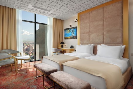 华丽双床房 | 客房内保险箱、熨斗/熨衣板、免费 WiFi