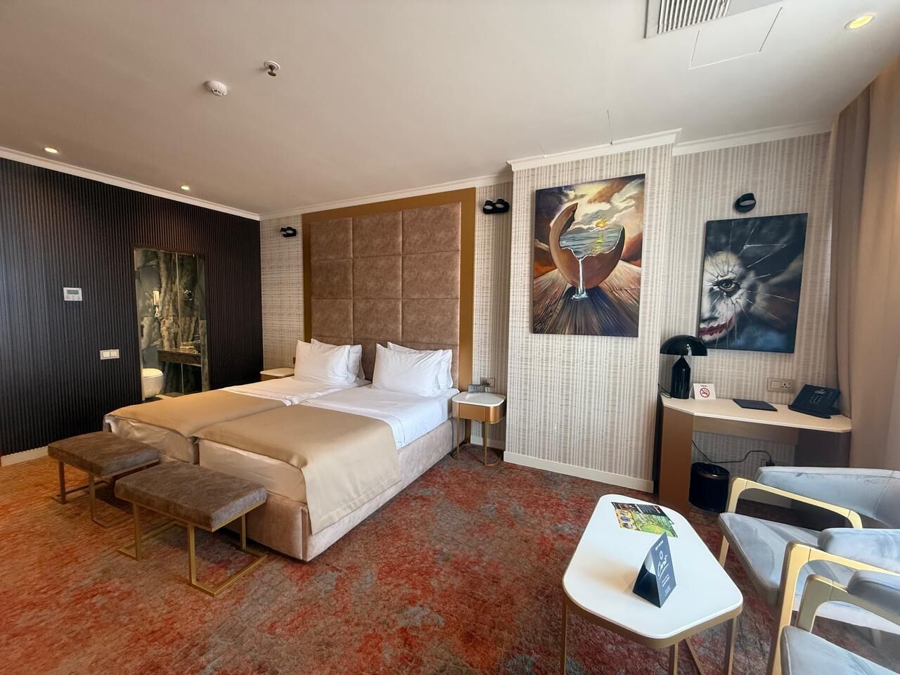 Chambre Supérieure avec lits jumeaux | Mini-bar avec articles gratuits, coffres-forts dans les chambres