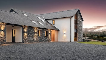 House | 5 bedrooms, Internet