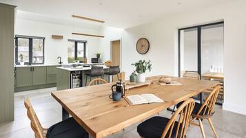 5 bedrooms, Internet