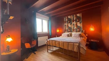 2 bedrooms, iron/ironing board, travel cot, free WiFi