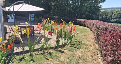 Stunning views overlooking the bay of Mont St Michel. Pet friendly. Sleeps 4-6