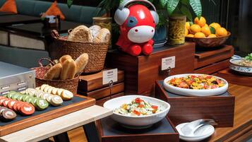 Sudah termasuk sarapan prasmanan setiap hari