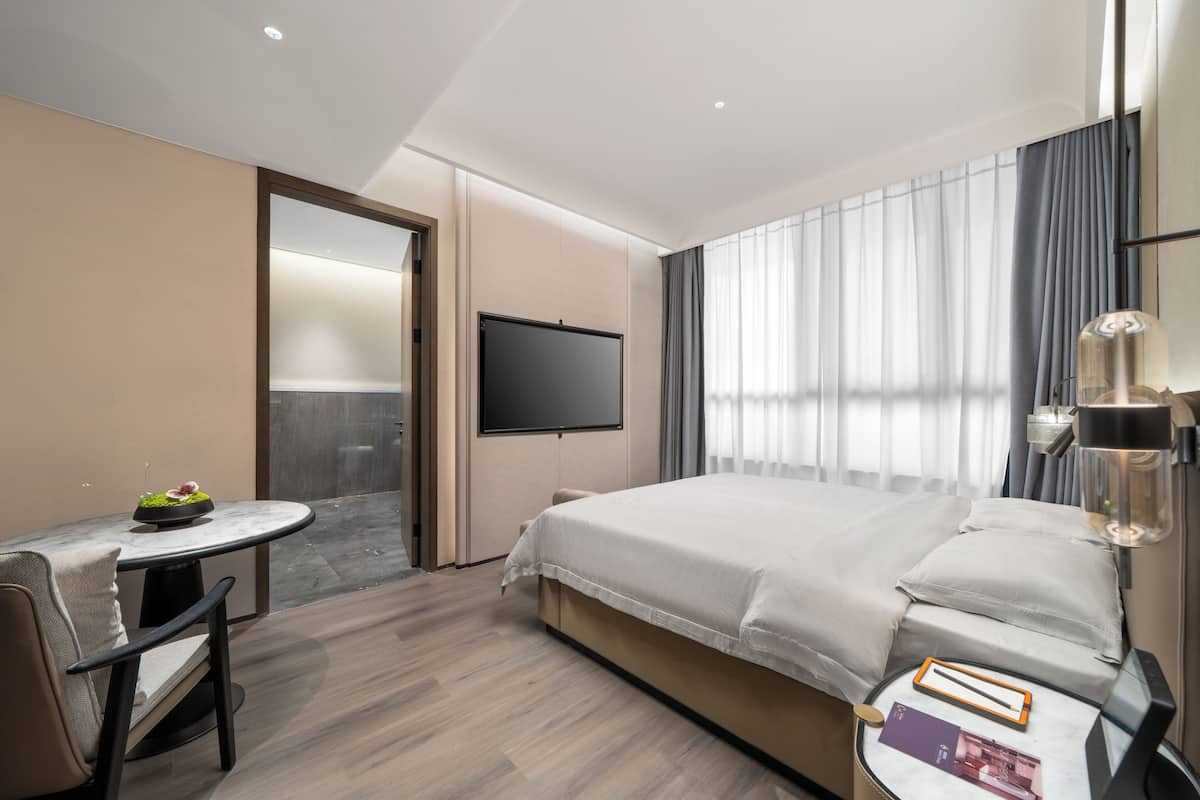 1 bedroom, free minibar, free WiFi, bed sheets