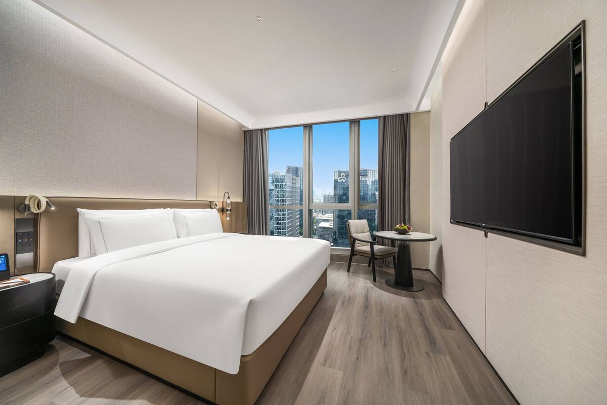 Habitación doble superior, no fumadores, vistas a la ciudad | Minibar con artículos gratuitos, sistema de insonorización, wifi gratis