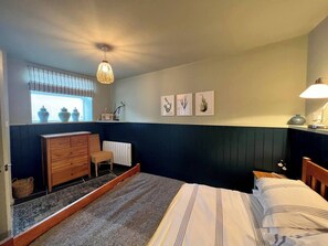 2 chambres, fer et planche à repasser, lit parapluie, Wi-Fi gratuit