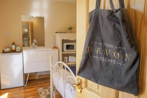 Peaceful Annexe With Patio Near Coast & Exmoor