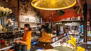 Bar (in der Unterkunft)